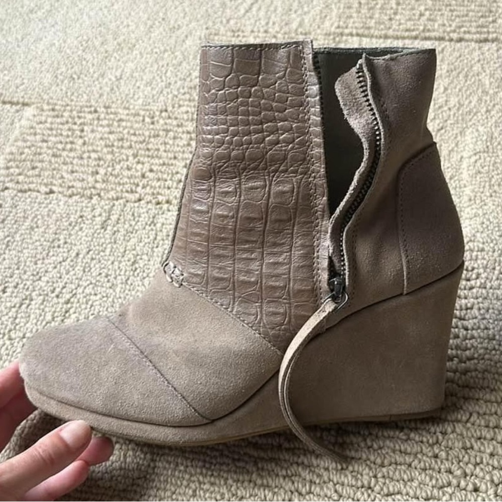 TOMS Women’s Desert Platform Wedge Bootie